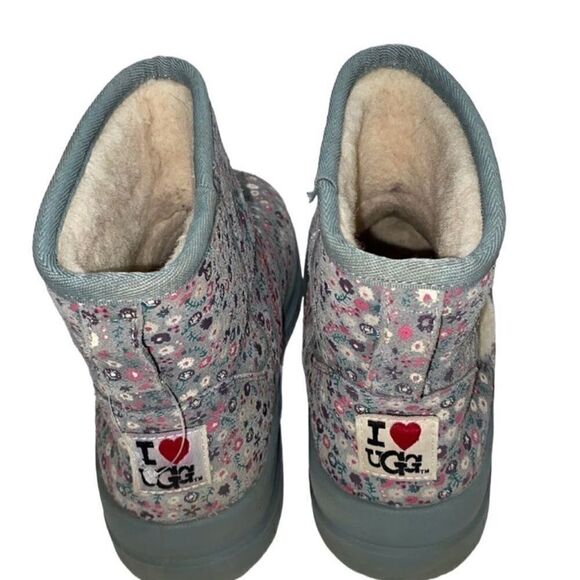 UGG Floral Print Gray Ankle Boots(Size 7) - Picture 9 of 12